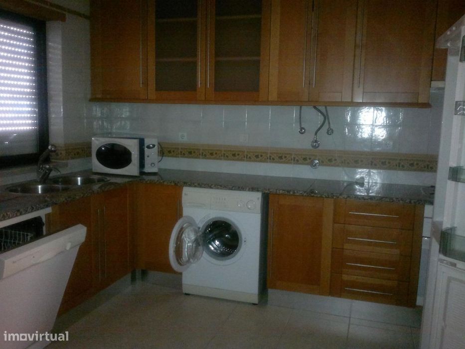 Apartamento T3 à venda na Rua do Campo da Bola