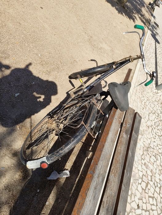Bicicleta antiga de senhora