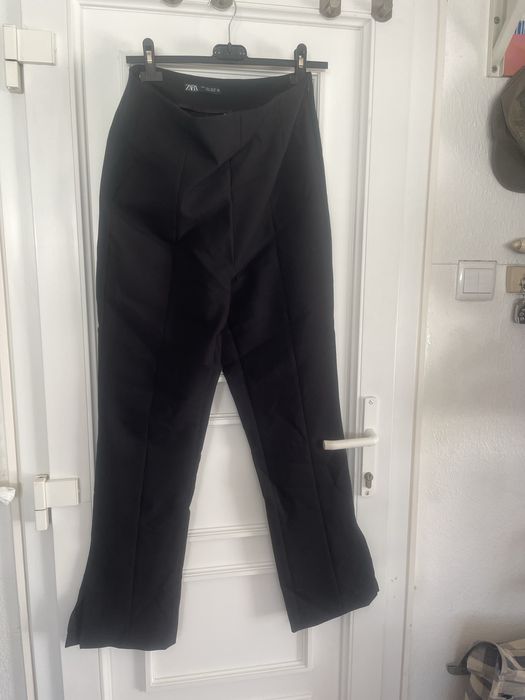 Calcas pretas da zara com racha lateral