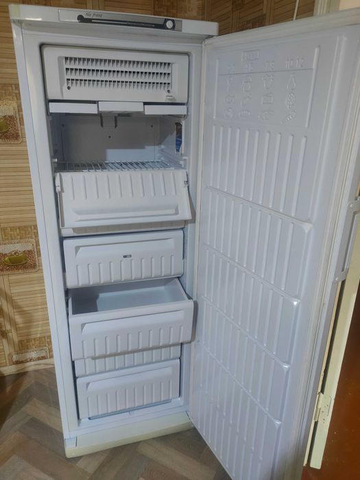 Морозильная камера Indesit SFR 167NF