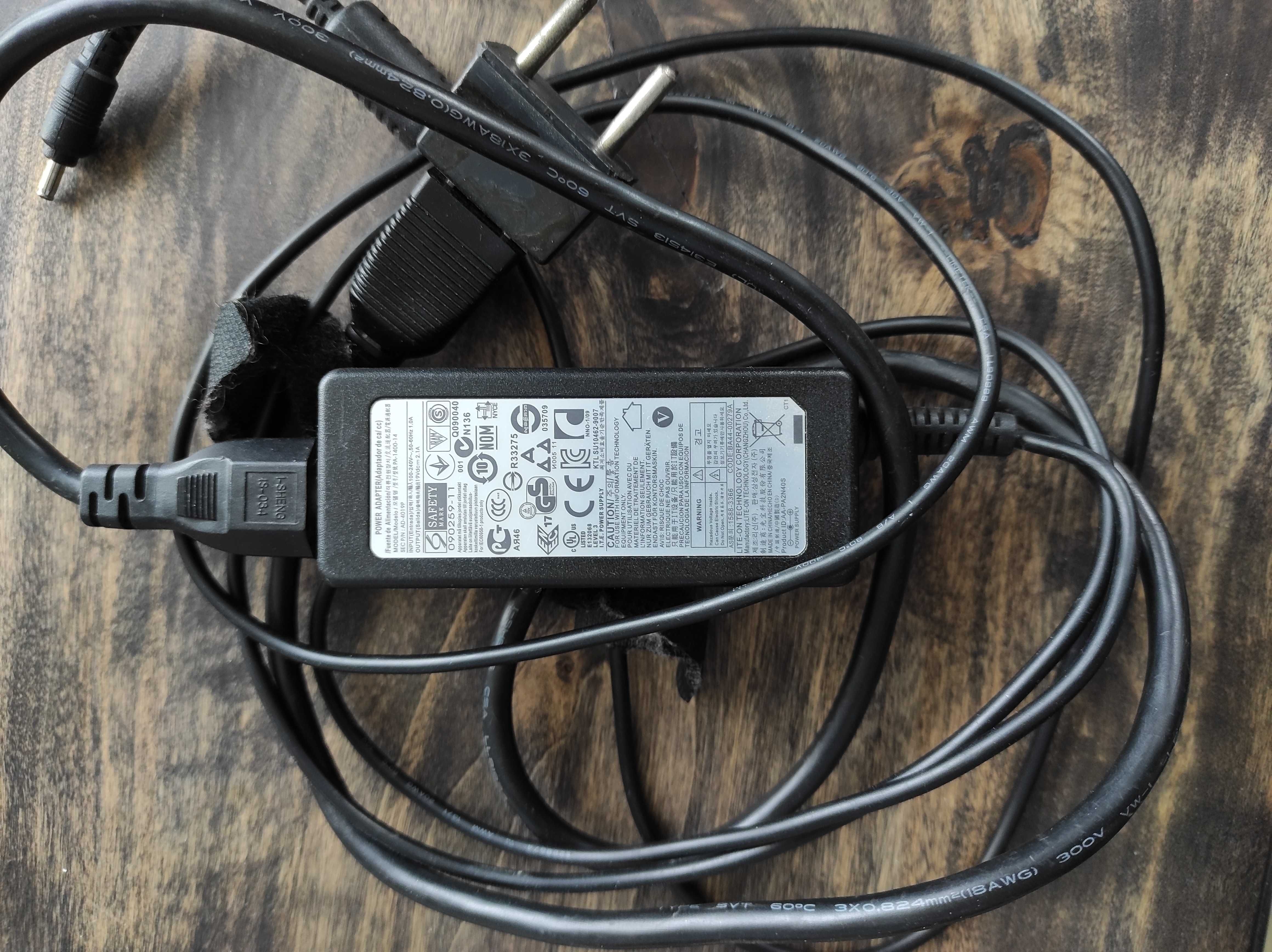Планшетний компютер SAMSUNG XE700 T1A Windows 10