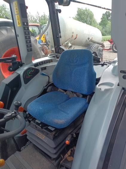 New Holland T4 95