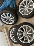 Oryginalne felgi 19 Audi A8 Ronal ET33 9Jx19H2 ET33 Opony Pirelli