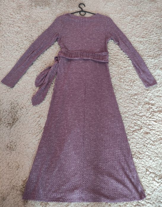 Пляття з розрізом до талії