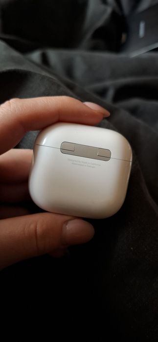 Наушники вкладыши беспроводные TWS Apple AirPods 4
Бездрот