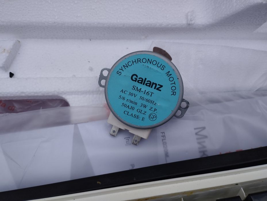 Двері та двигун тарілки на мікрохвильовку gorenje