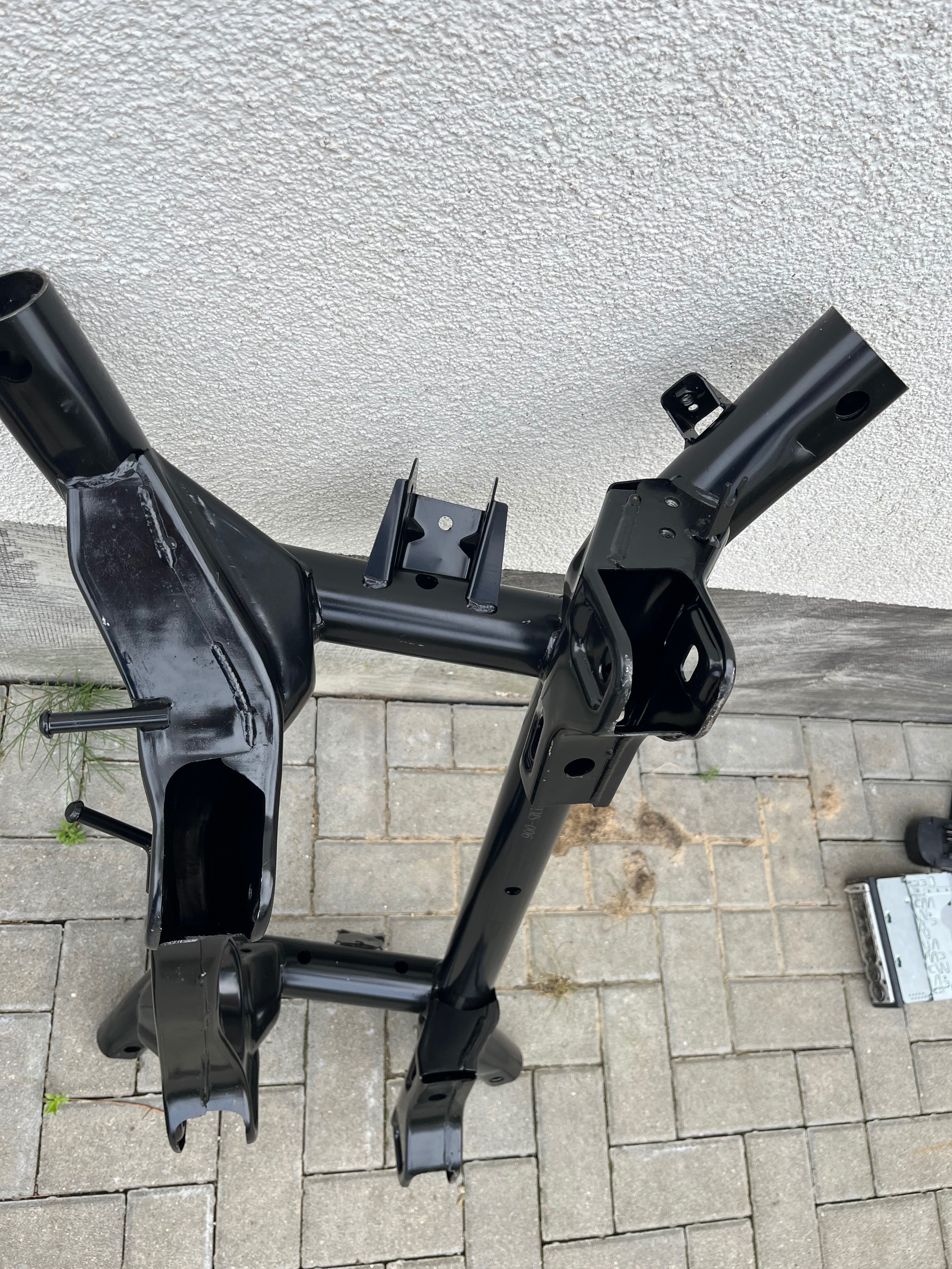 Tylne zawieszenie, sanki Lancer, Outlander