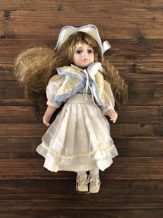 Bonecas de porcelana