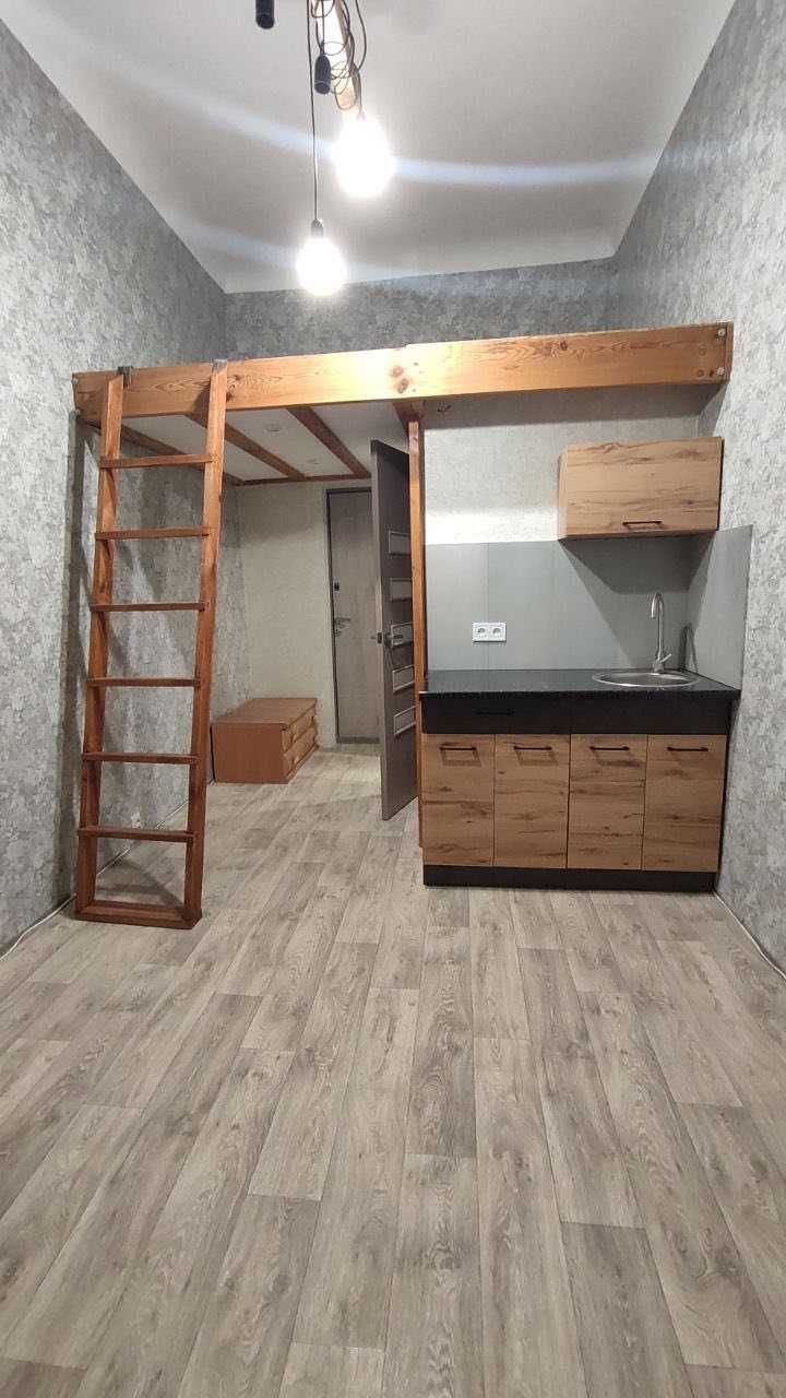 Продам 2-х уровневую квартиру студию ЮЖД, Полтавский Шлях