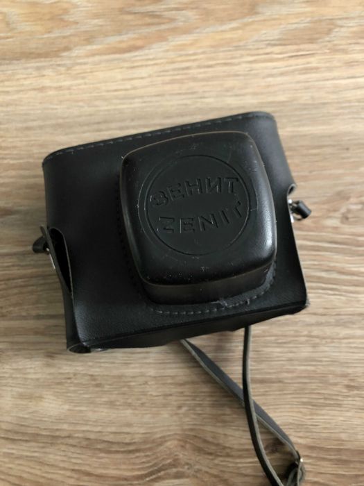 Zenit aparat analogowy etui czarne klasyczne top
