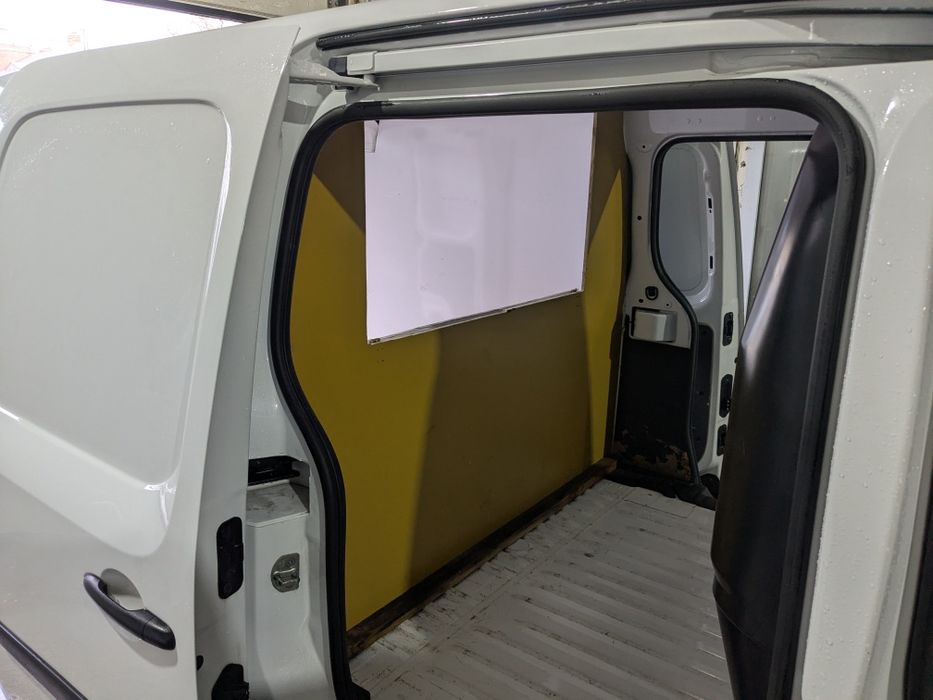 renault kangoo ze 33kw. 17 рік