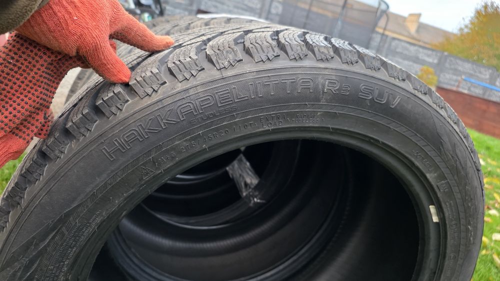 275 45 20 та 295 40 20 на Tesla Model X  Nokian hakkapeliitta R3 нові