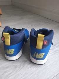 Buty jesienno zimowe new balance 33 33.5