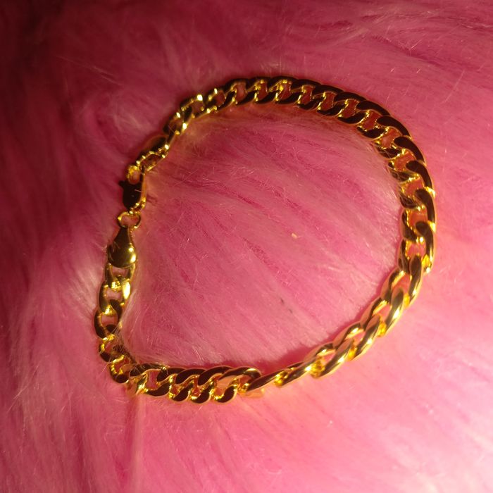 Piękna złota bransoleta