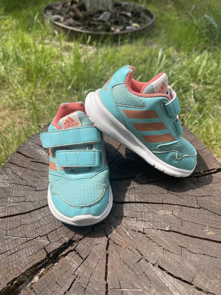 Детские кроссовки adidas p. 22