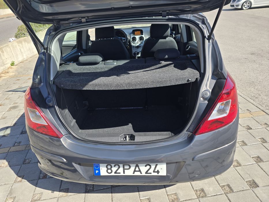 Opel Corsa 1.3 gasóleo muito estimado