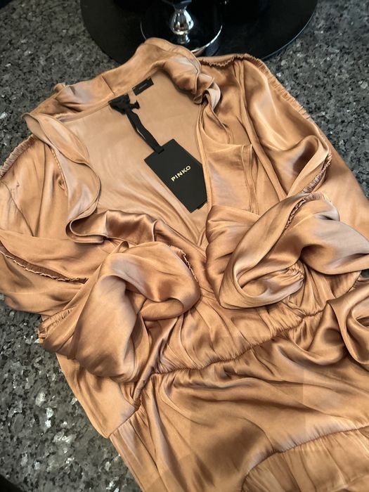 Śliczna  sukienka  Pinko r. 40