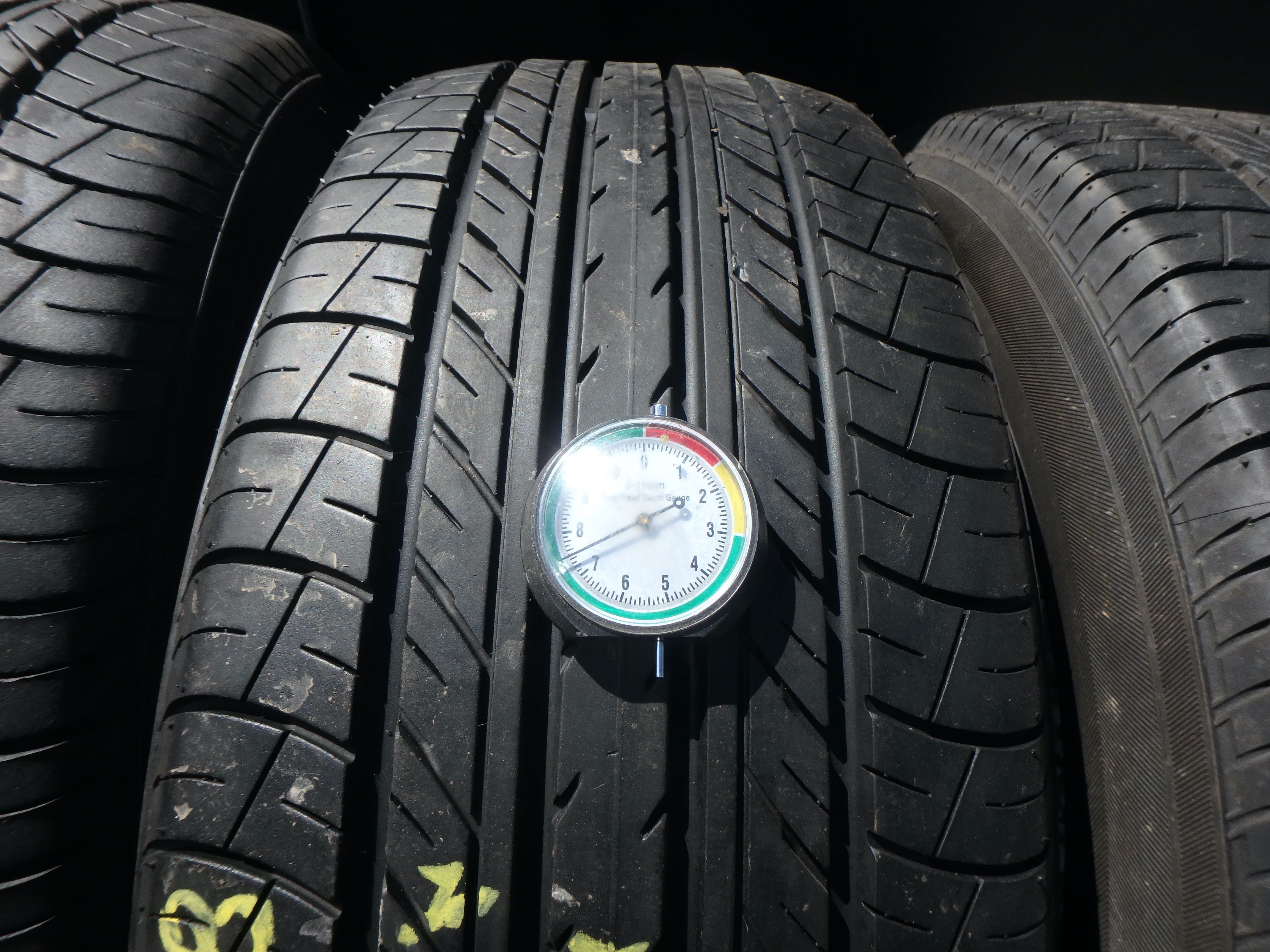 225/55r18 225/55/18 Yokohama Bluearth  E70 BZ 6,8mm 19r 4x