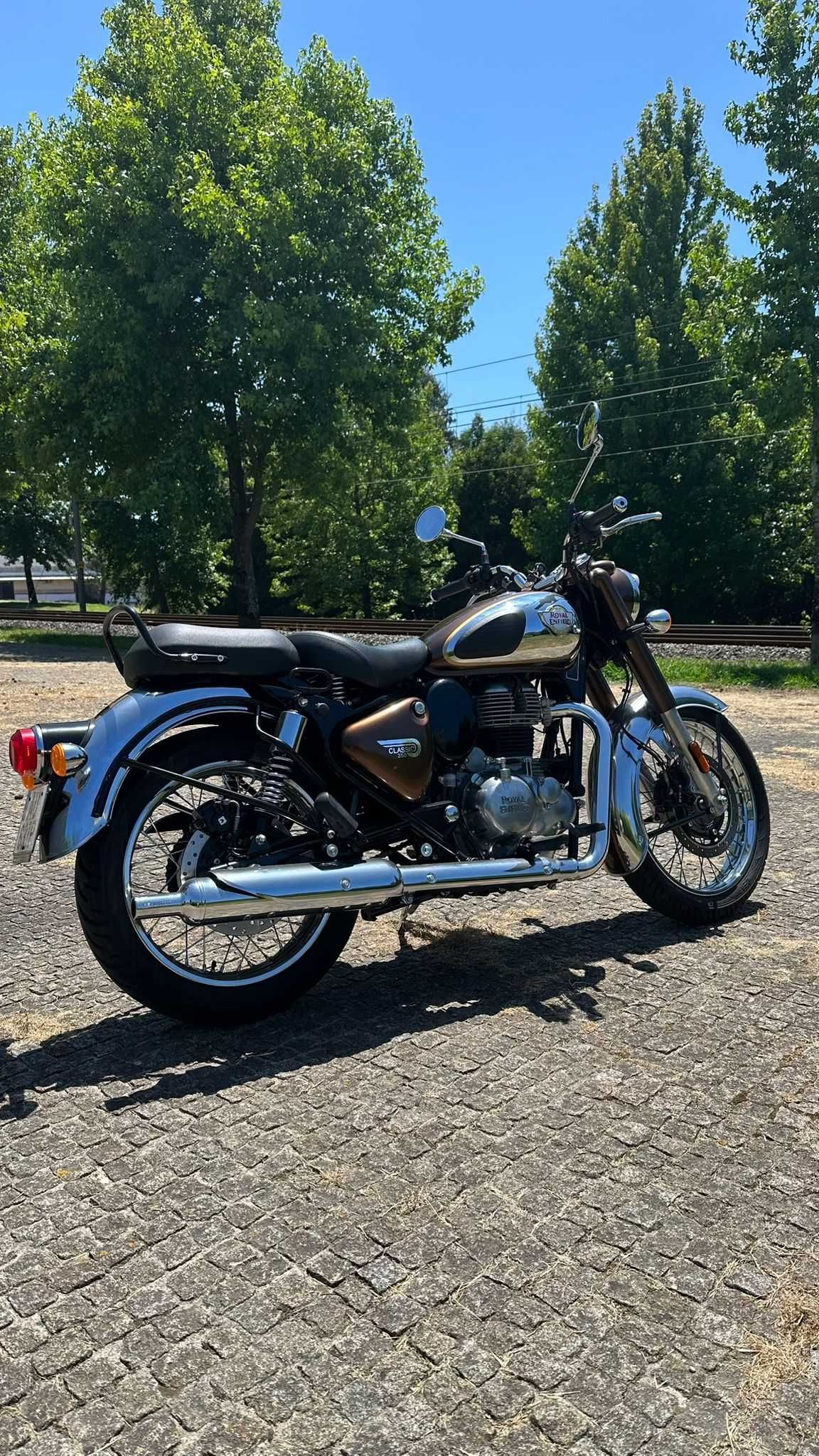 Mota royal enfield classic 350 como nova