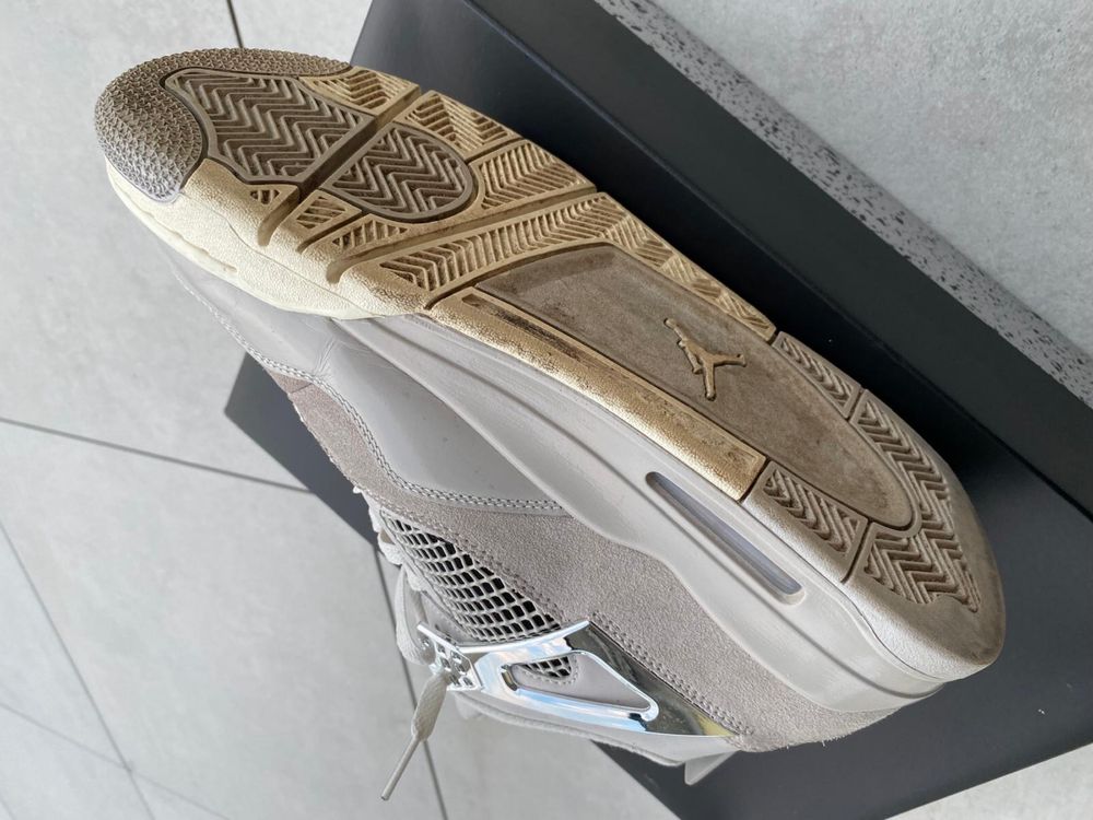 Jordan 4 frozen moments