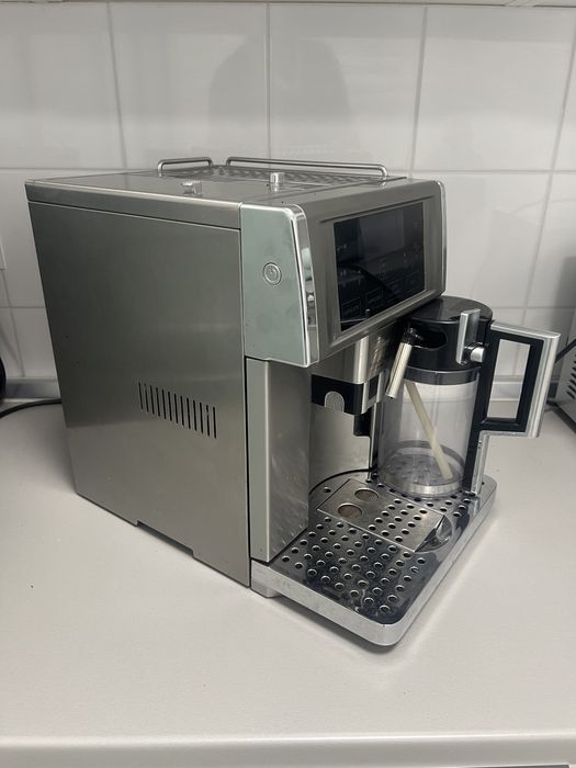 Ekspres do kawy DeLongi Primadonna Avant