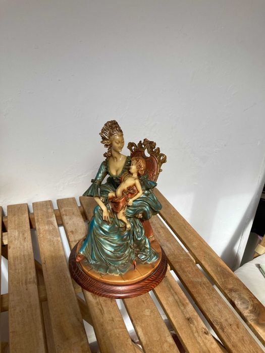Escultura Vintage - Figura Materna com bebé - Detalhes impressionantes