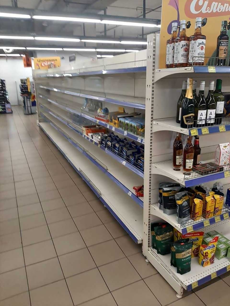 Торговый стеллаж металлический витрина полка односторонний пристеновой