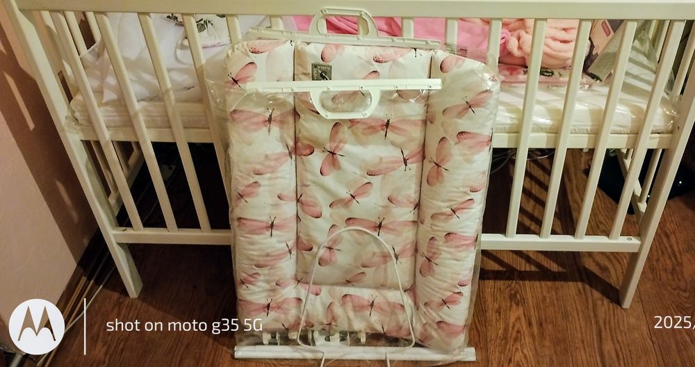 Nowe łóżecxko z pościelą i baldachimem itd