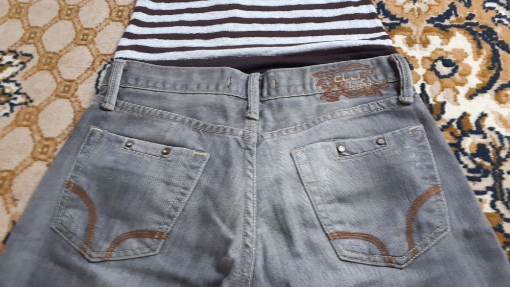 calças CLJ JEANS e top