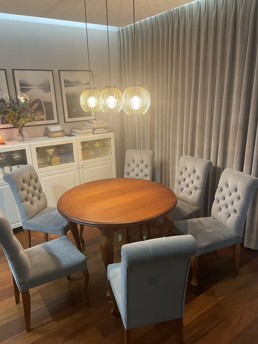 Stół + krzesla w bardzo sbrym stanie.