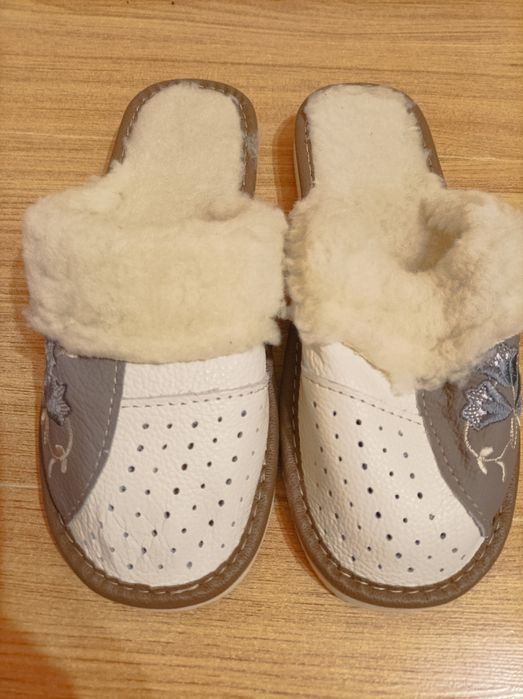 Шльопанці хутро з Карпат