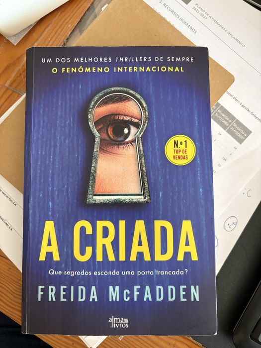 Livro A Criada Freida MC Fadden