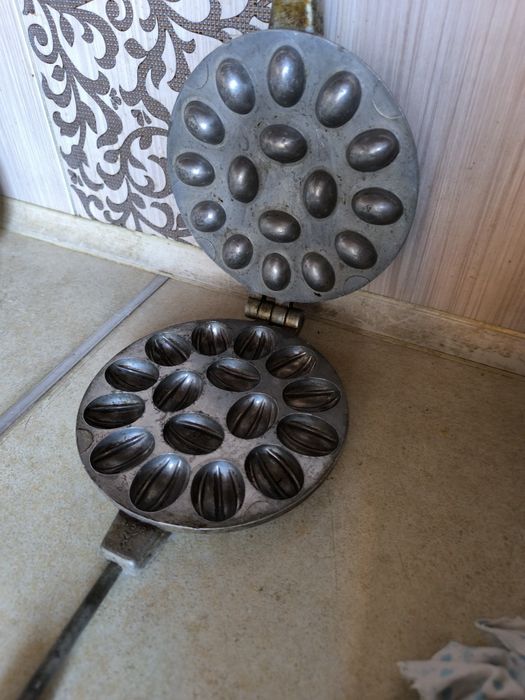 Горішниця, форма для горішків на газі