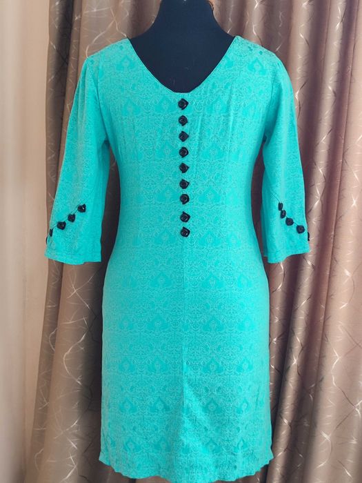 Жіноча сукня у гарному стані.