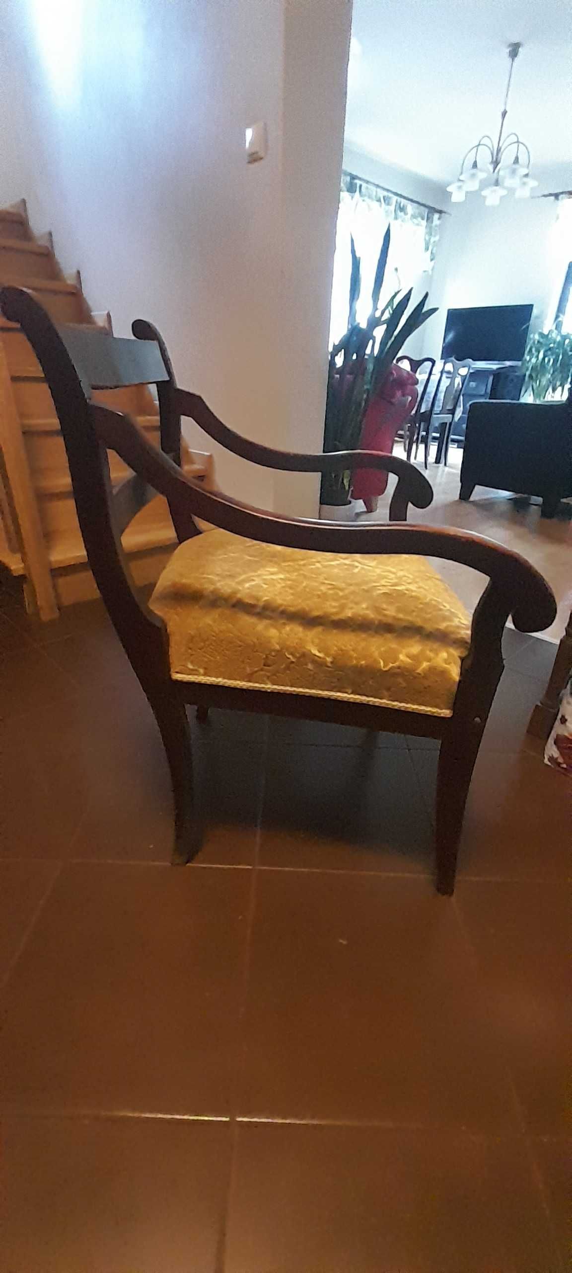 Krzesło używane, rzeźbione