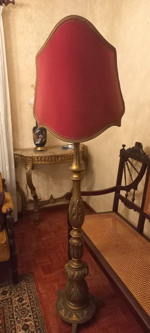 Candeeiro de pé de sala