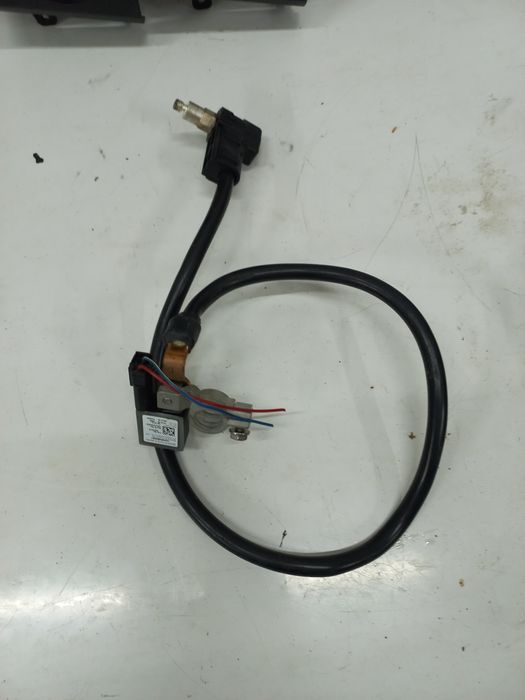 Клема мінусова Sprinter Crafter з відключенням маси A9065460221