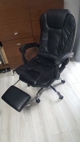 Fotel biurowy, gabinetowy gamingowy krzesło z podnóżkiem