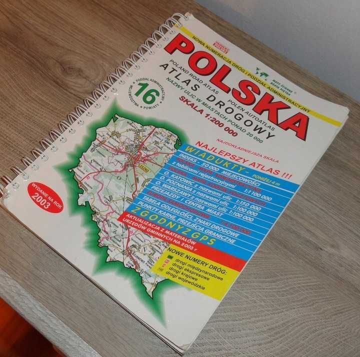 Atlas drogowy POLSKA wydanie na rok 2003 B. Piętka