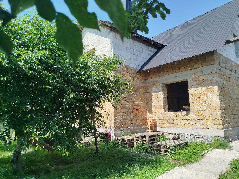 Продам 2 будинки..25 соток!!!