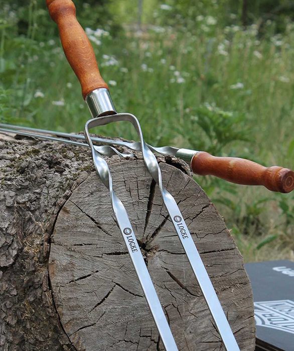 Набір для гриля: шампури та приладдя у кейсі з дерева на природу