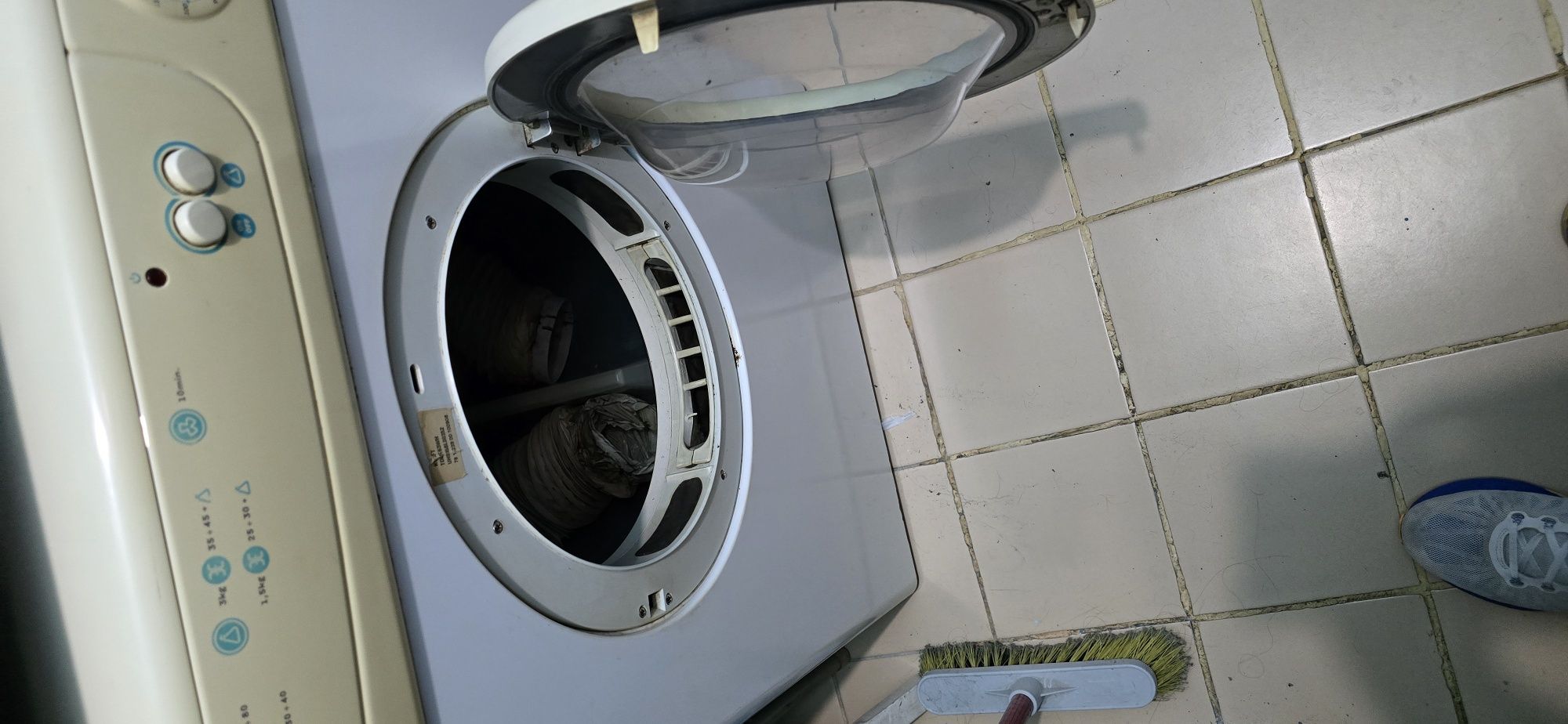 Máquina secar roupa