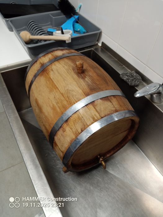 Beczka.  Dębowa.  20 l