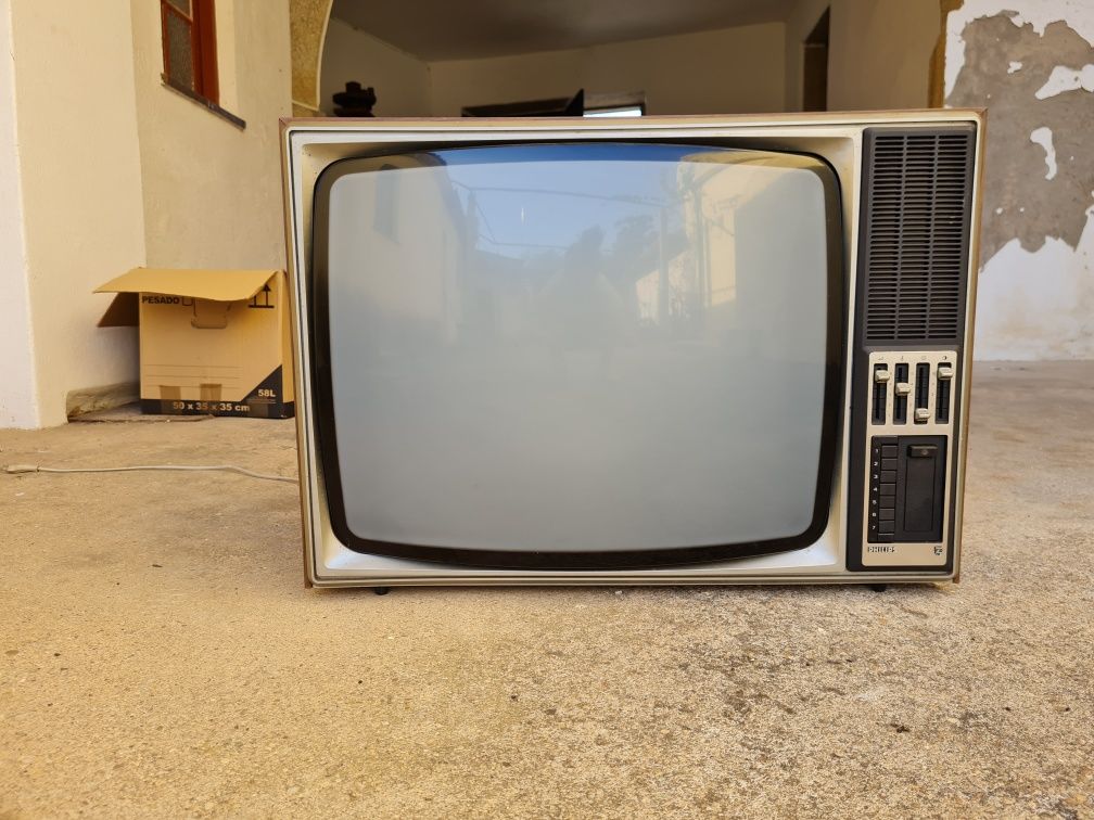 Televisão antiga vintage Philips