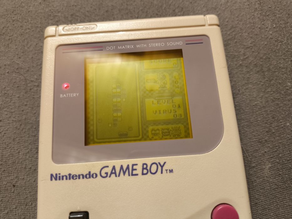 Game Boy Classic DMG-01 + gry