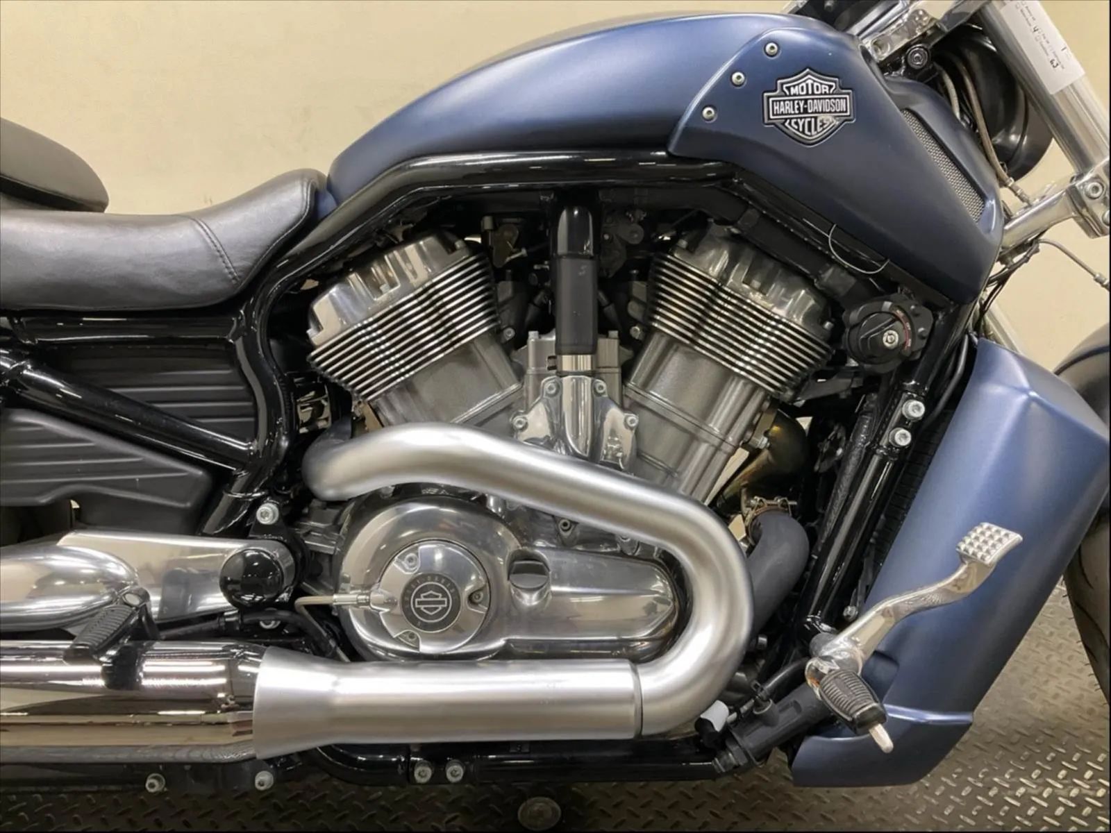 Harley-Davidson V-Rod Muscle VRSCF / Wydech / Bezwypadkowy