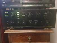 Topowy model wzmacniacza AKAI AM 75