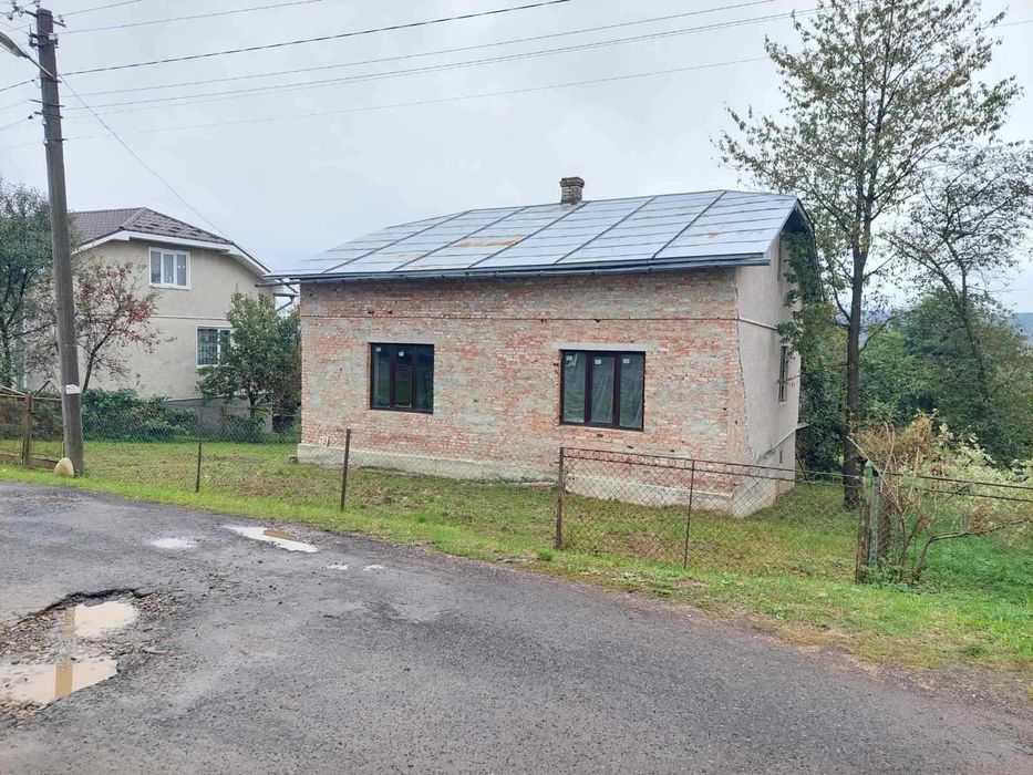 Продаю просторий будинок з комунікаціями в м.Долина