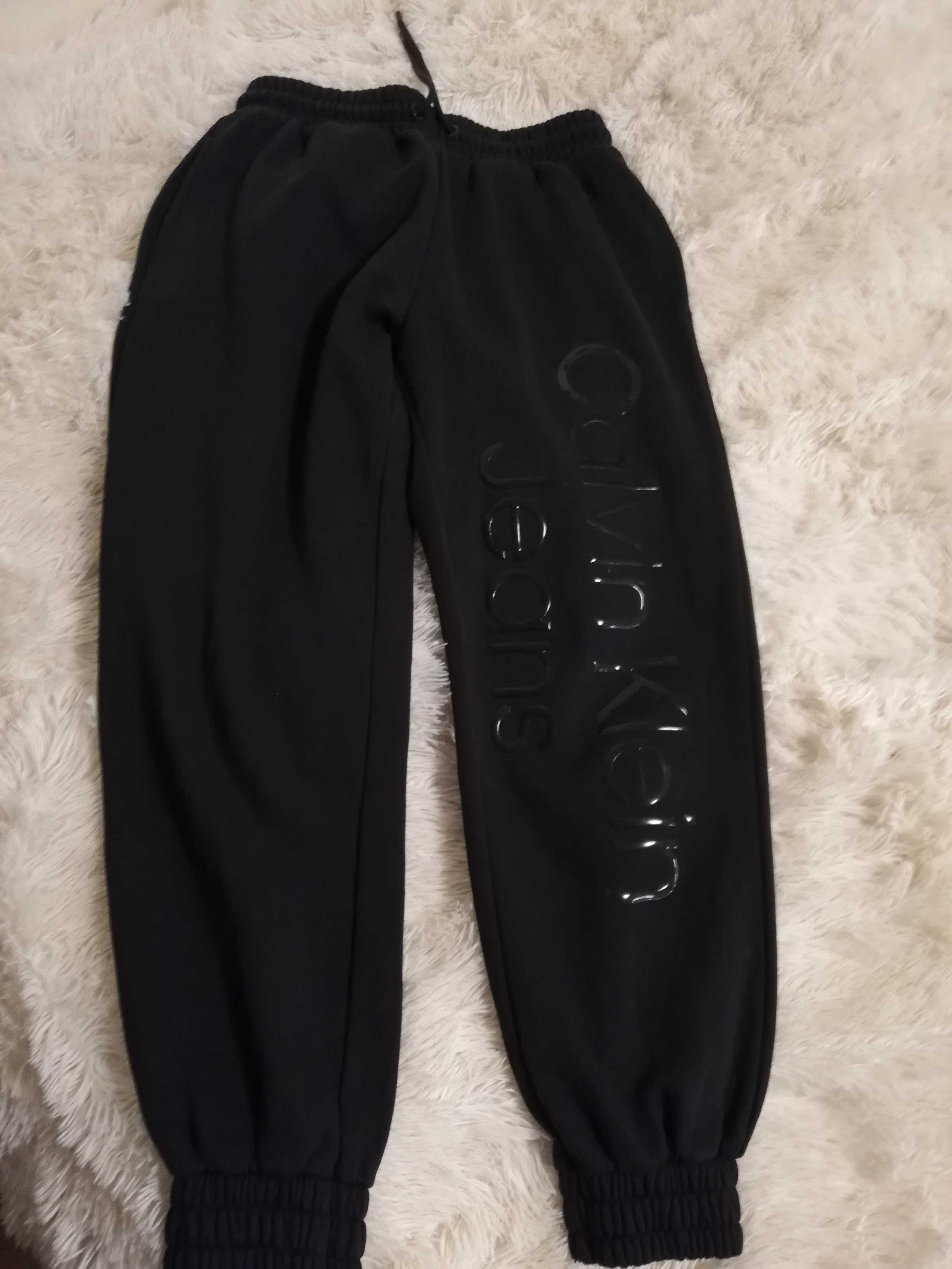 spodnie dresowe Calvin Klein Jeans M 38 czarne jak nowe