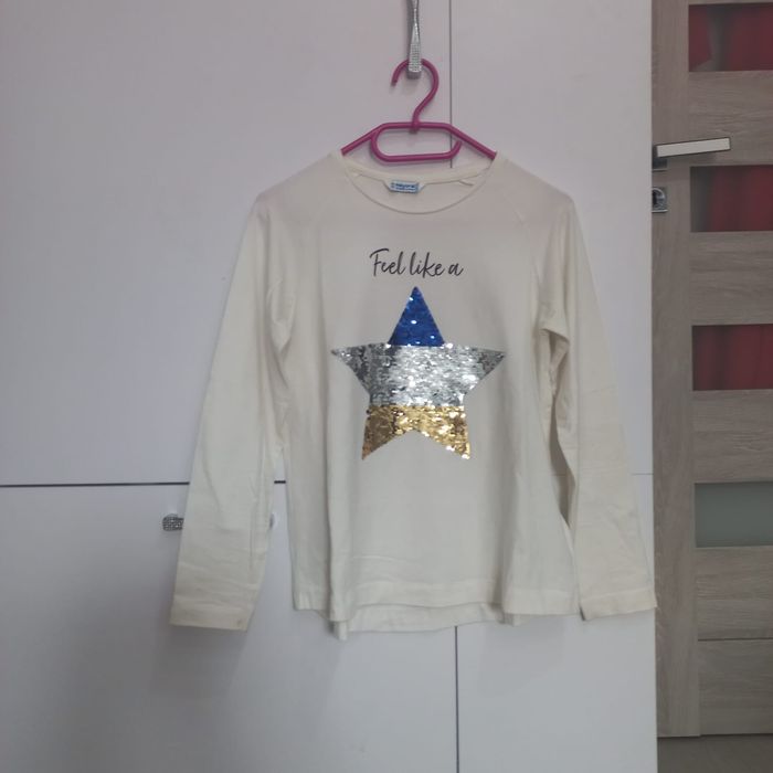 Biała bluzeczka z cekinkami